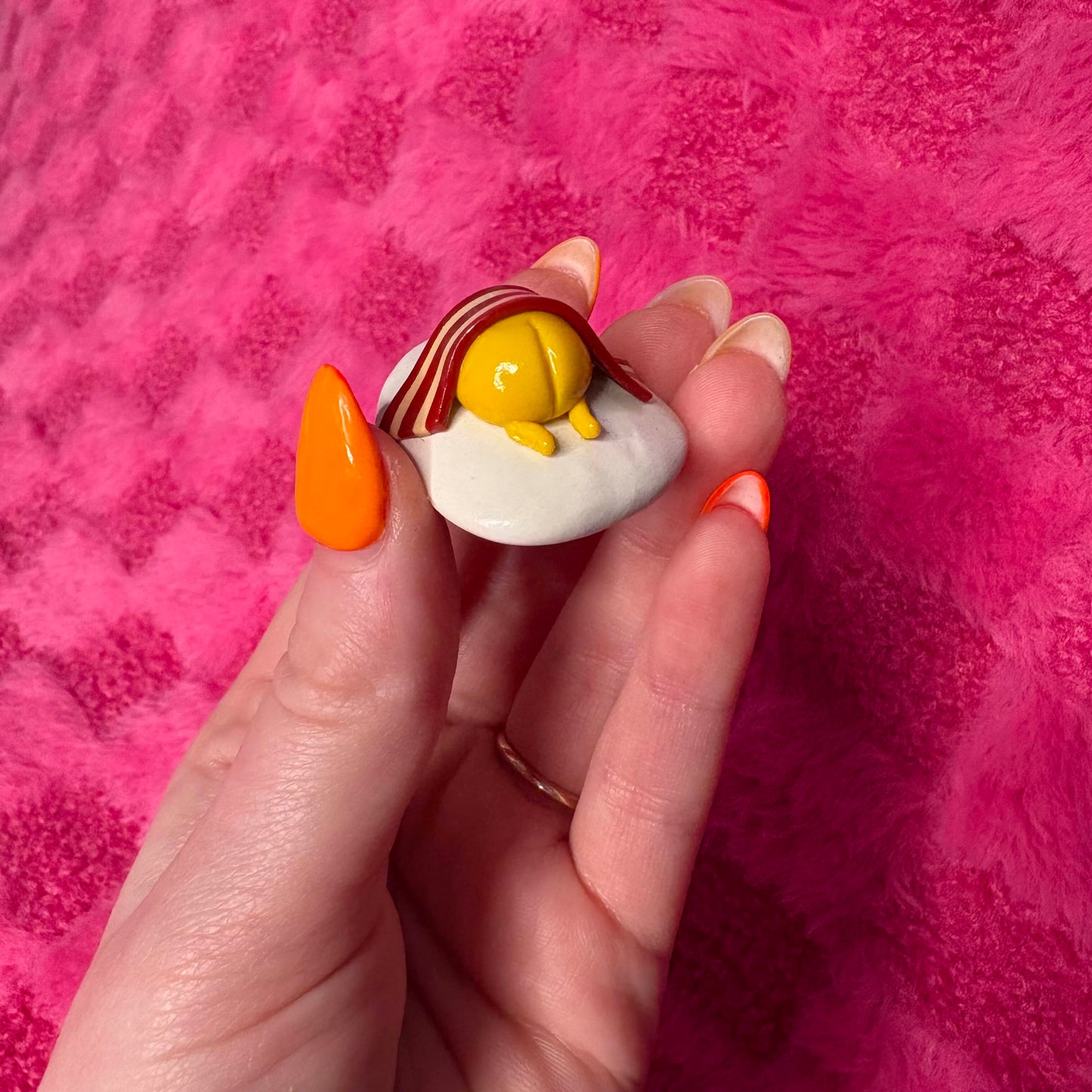 Cheeky Egg Magnet